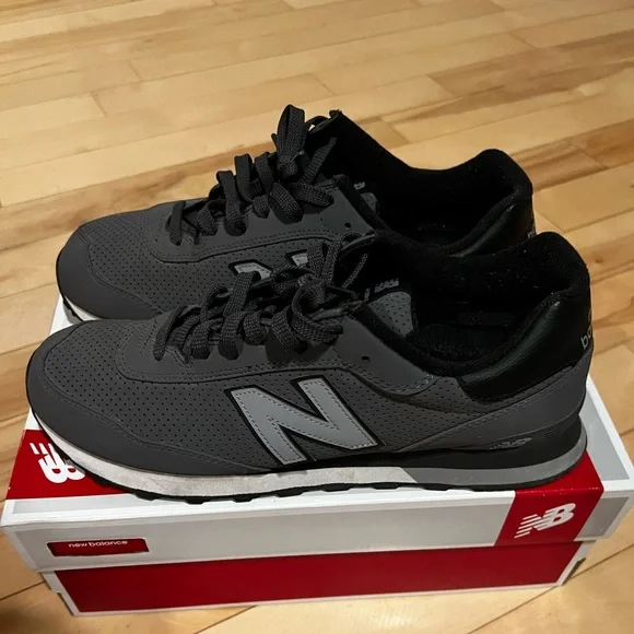 New Balance - Picture 3 of 6